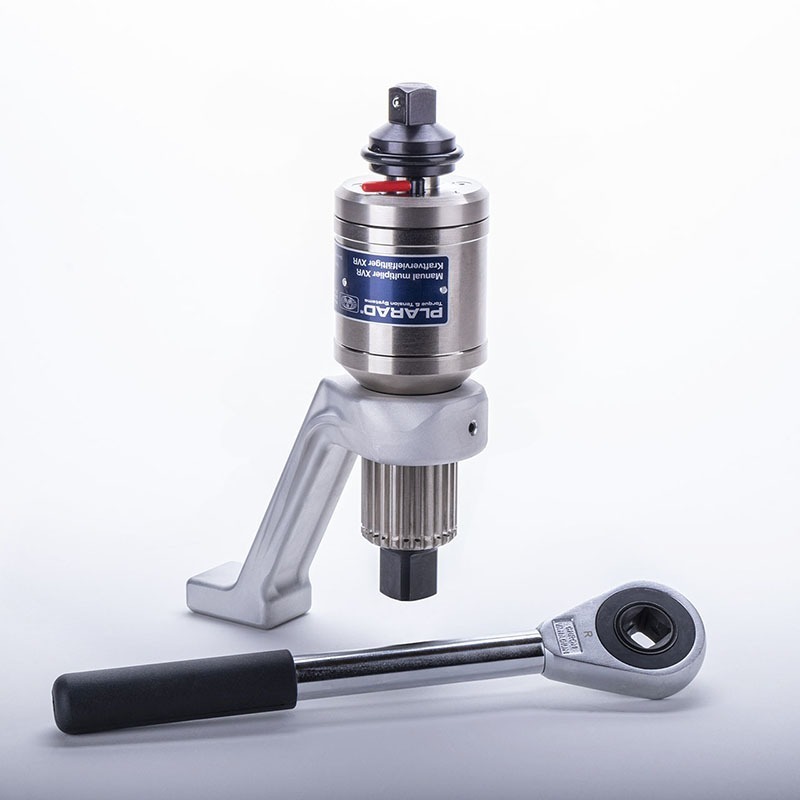 Manuel Torque multiplier and ratchet wrench made of metal, exemplifying the quality of bolting technology and torque wrenches, crafted on a flawless white background. Made in Germany for precision and durability.