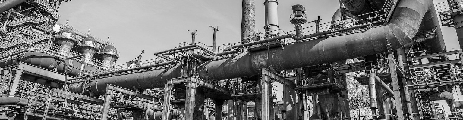 Zu sehen ist eine großflächige Industrieanlage eines Gaswerks.