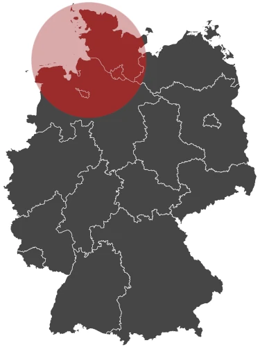 The map of Germany features a prominent red-highlighted circle over the northern region, underscoring Plarads commitment to service rund um die Uhr durch weltweites Vertriebsnetz.
